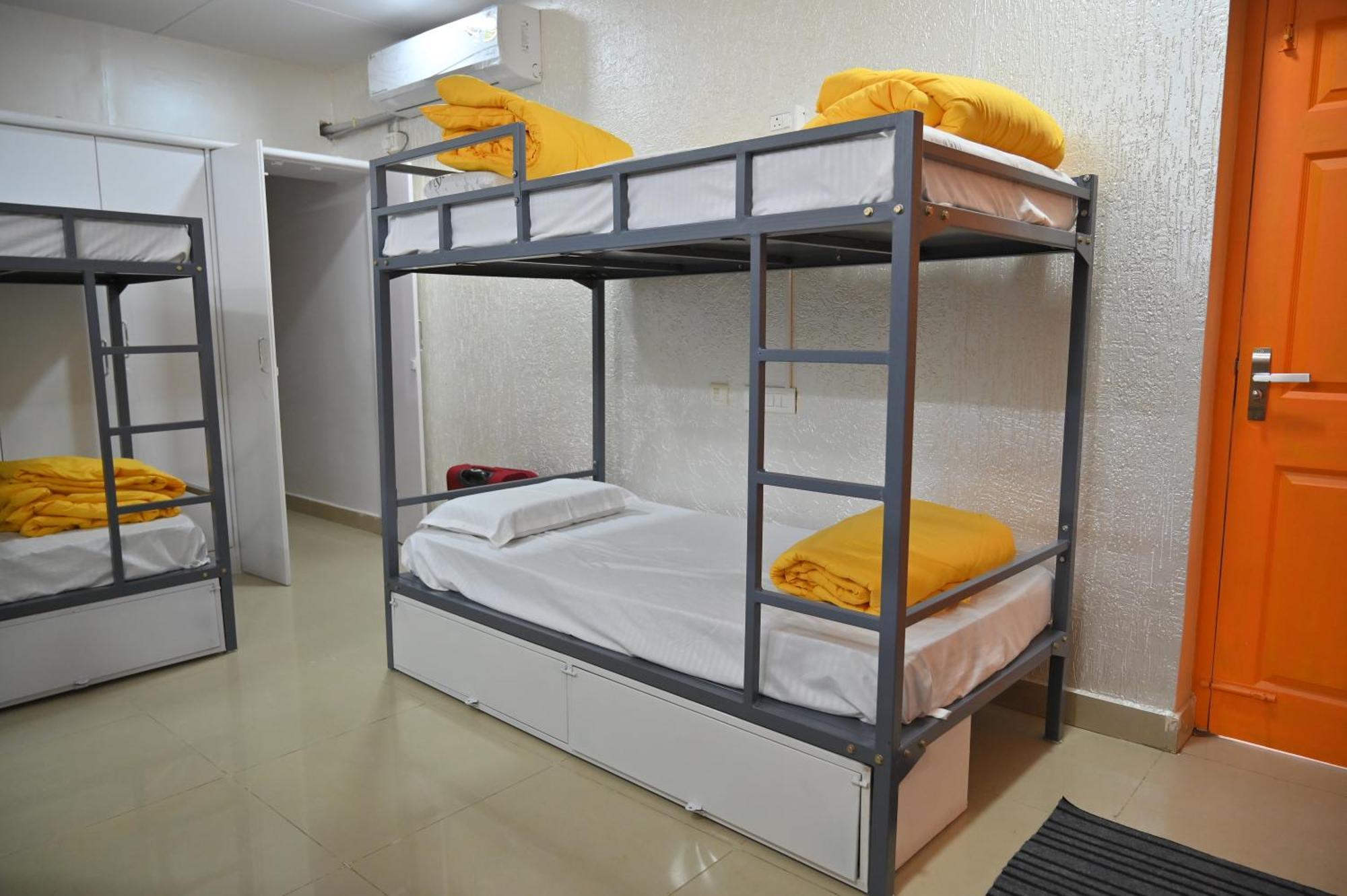 Готель Hyderabad Wanderers Cave Екстер'єр фото