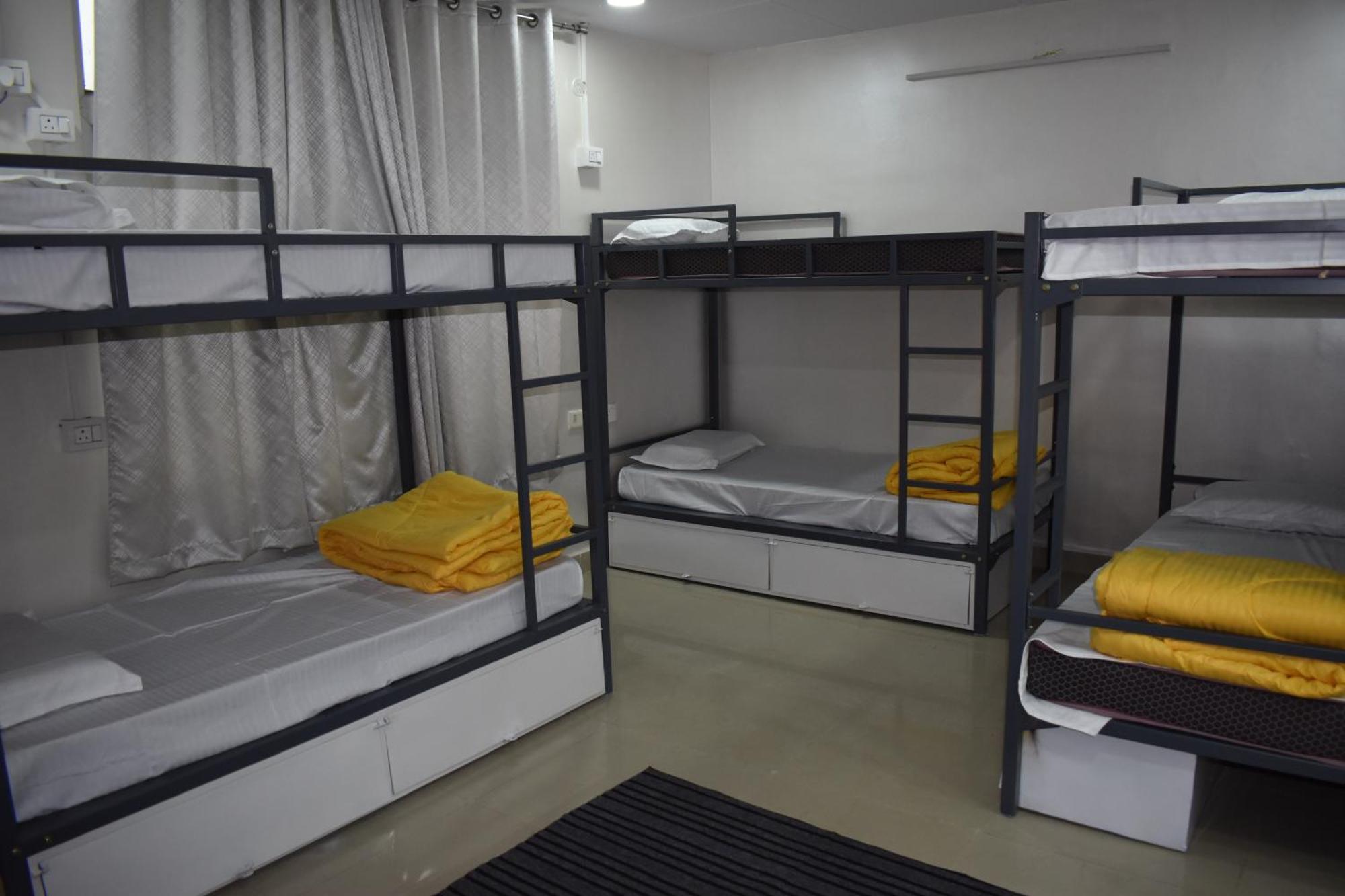 Готель Hyderabad Wanderers Cave Екстер'єр фото
